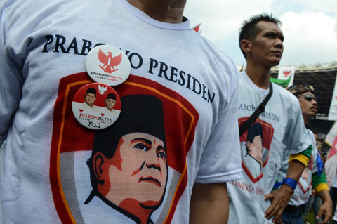 Prabowo supporters at a campaign. Photo by AFP. 