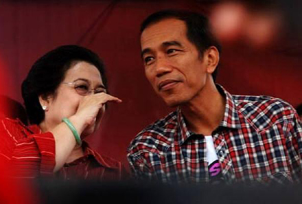 Megawati (left): pulling strings from the shadows?