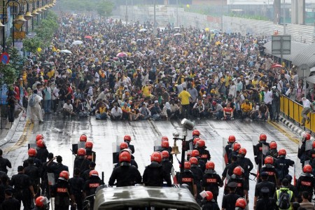 Police face-off Bersih protestors