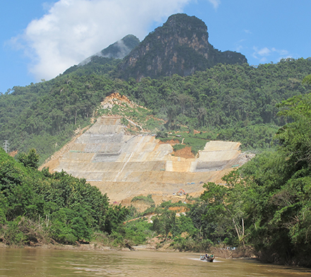 A few kilometres downstream from Ban Peng, the Chinese company is building the Nam Tha 1 dam. Construction should be completed by 2017. Photo: Olivier Evrard