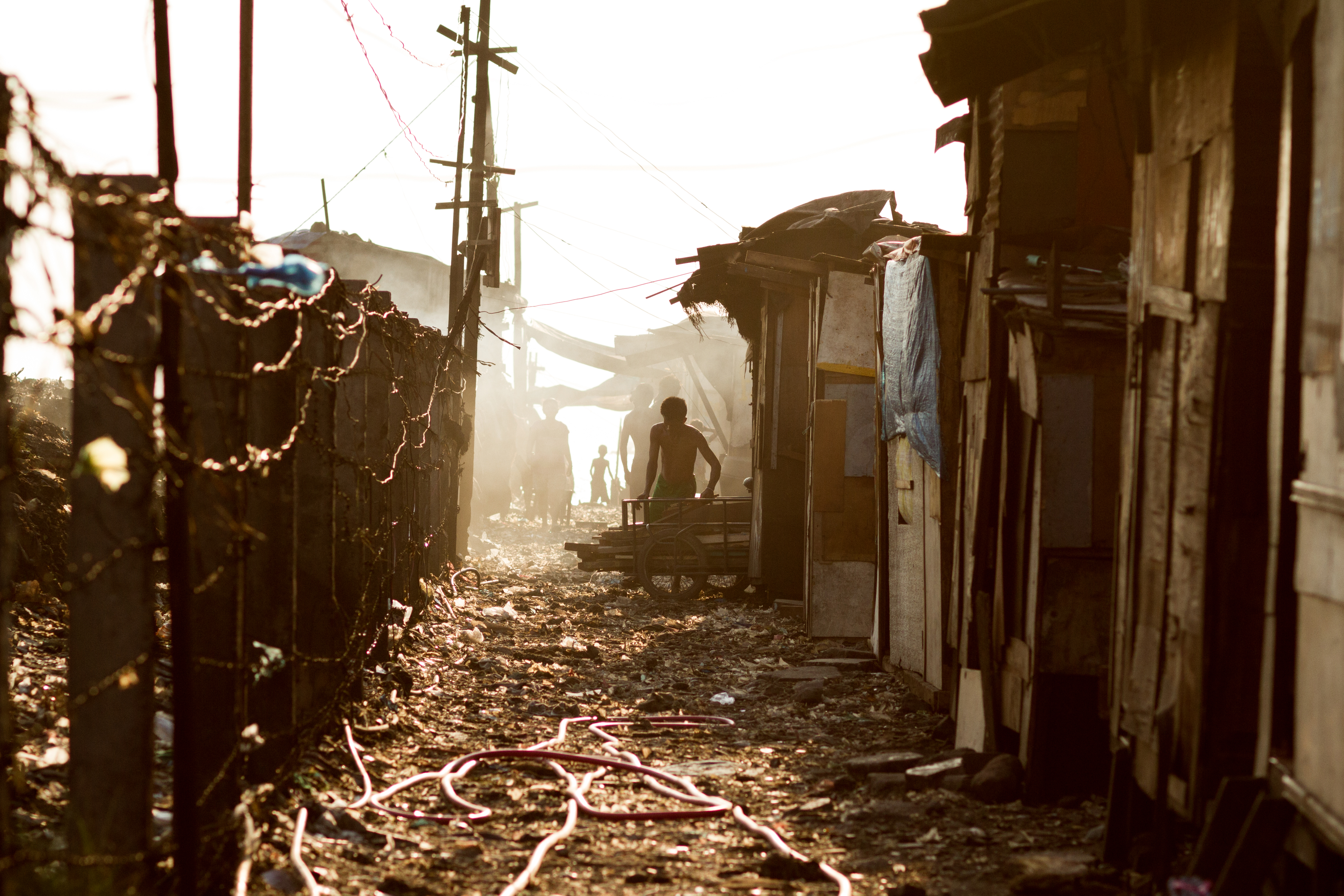 A Manilia slum. Photo by Adam Cohn on flickr. 