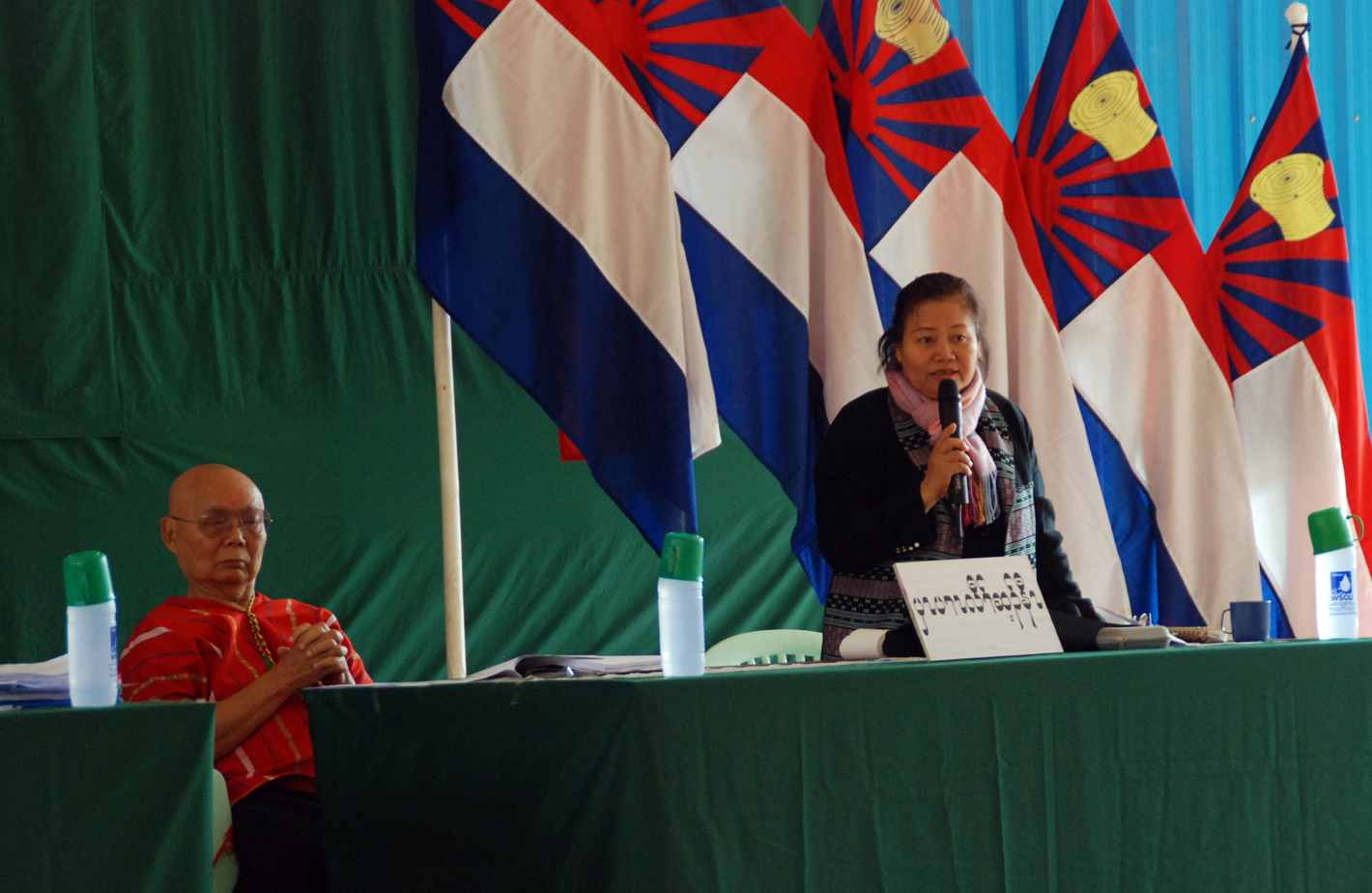KNU leader, Chairman Gen Mutu Say Poe (left), and leader of the internal KNU opposition, previous Vice-Chairman Naw Zipporah Sein (right). Photo: David Brenner